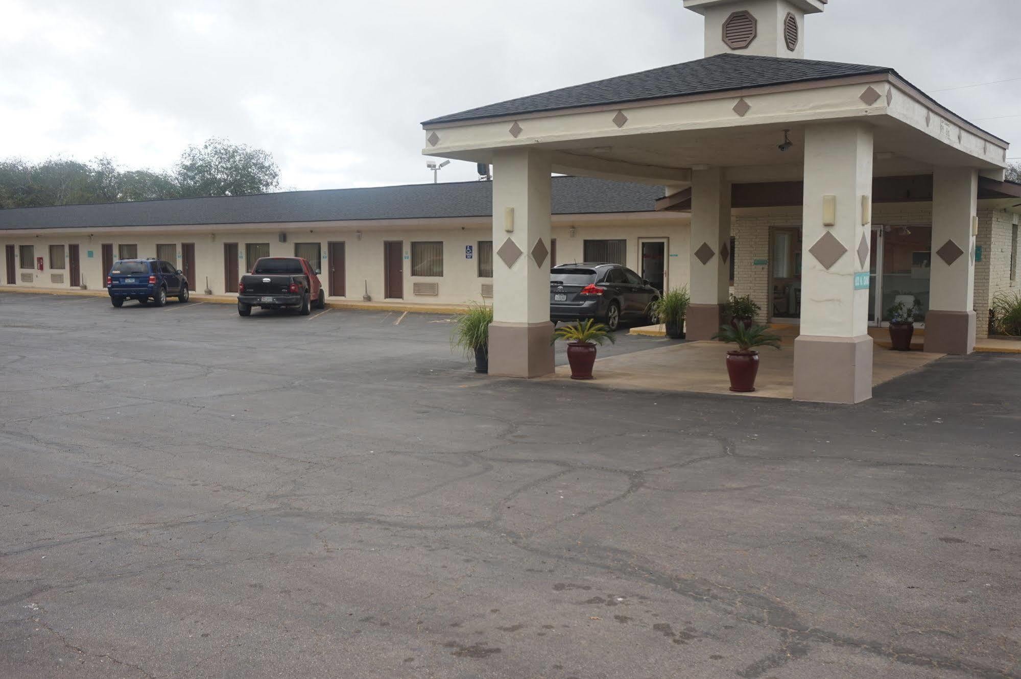 Executive Inn Pearsall Eksteriør billede